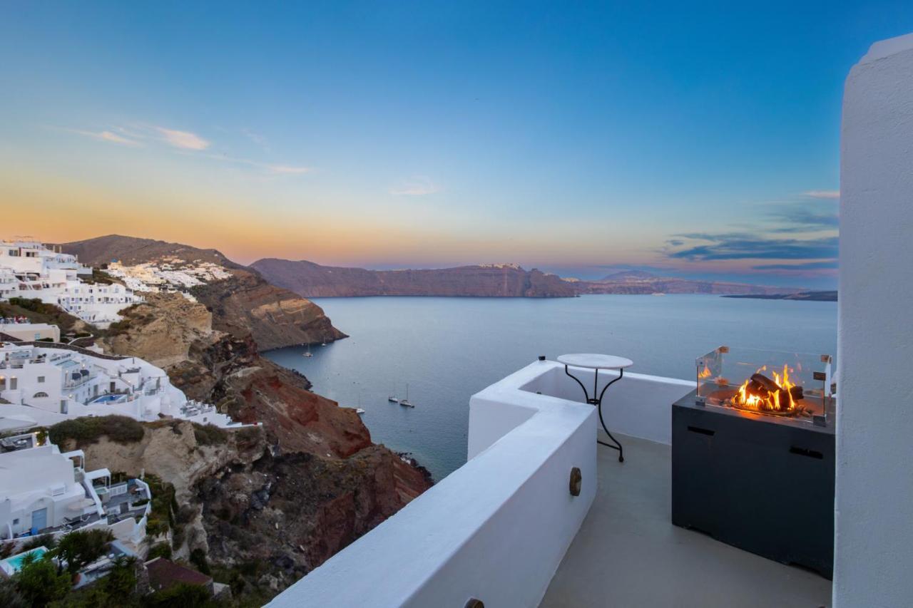 Rhenia'S Suites Oía Exteriér fotografie