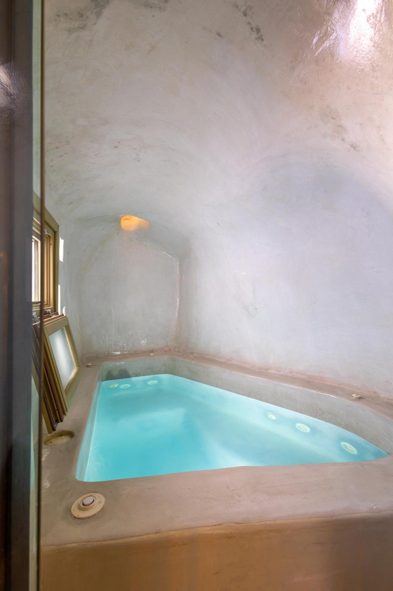 Rhenia'S Suites Oía Exteriér fotografie